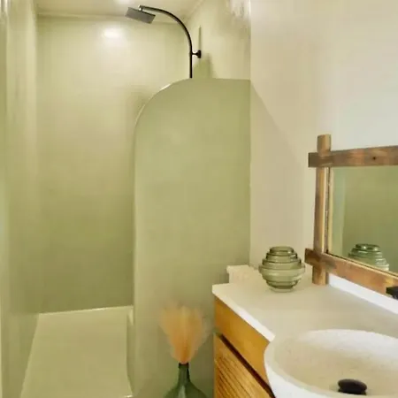 Des Vignes En Drome Provencale Bed & Breakfast *